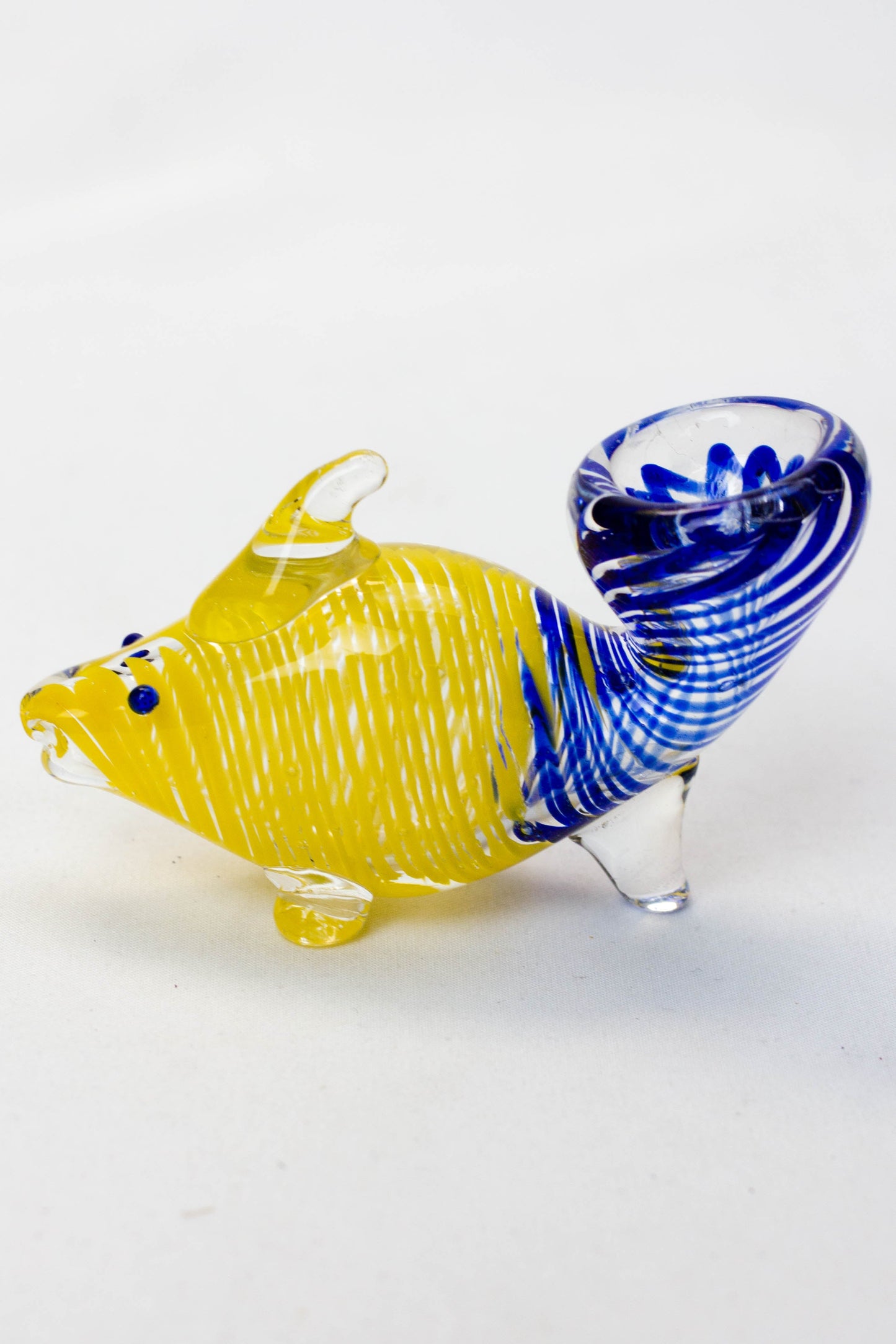 3.5" Goldfish shape glass hand pipe Flower Power Packages 